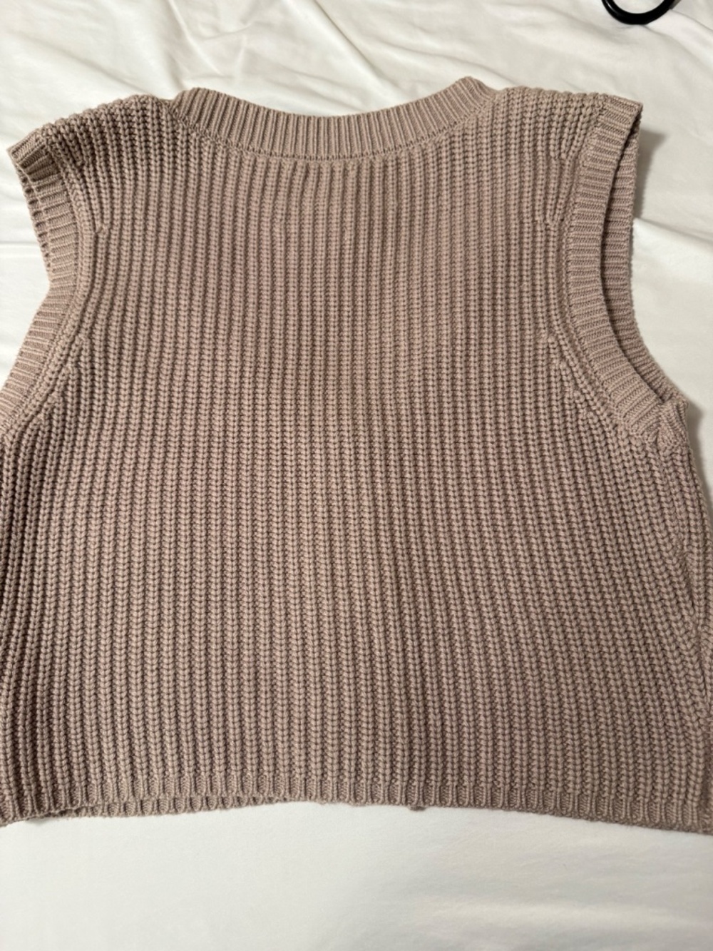 Sweaters - Picture 4 of 4